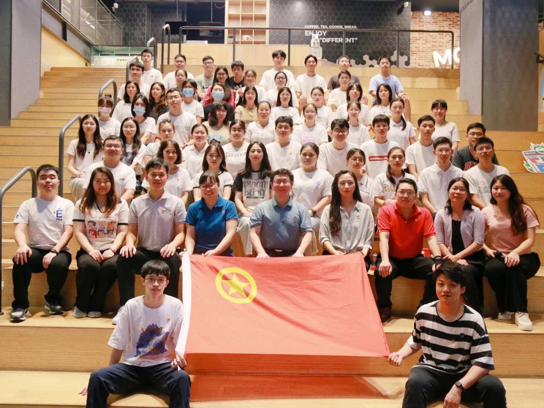 奋进新时代 青春纷歧young——白云山诸侯快讯公司团委举行主题团日活动暨2023年五四表扬及超龄团员离团仪式